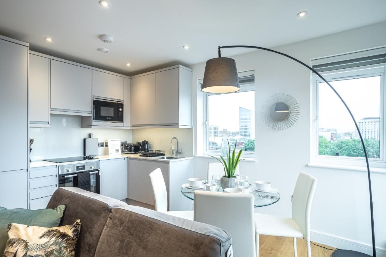 Deluxe Chic 1 2 Bed Apts Near Heathrow Legoland Windsor Slough Villa Esterno foto