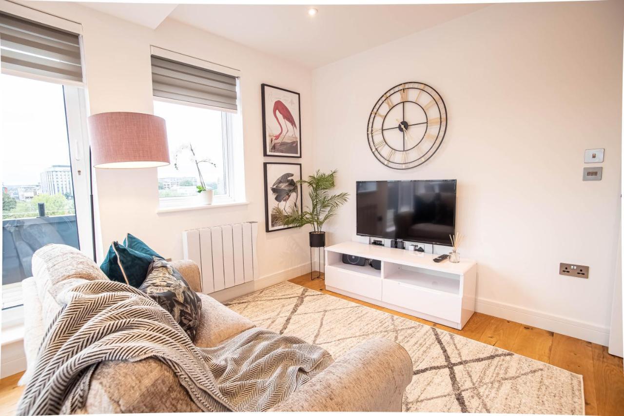 Deluxe Chic 1 2 Bed Apts Near Heathrow Legoland Windsor Slough Villa Esterno foto