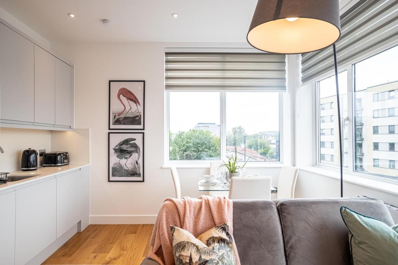 Deluxe Chic 1 2 Bed Apts Near Heathrow Legoland Windsor Slough Villa Esterno foto