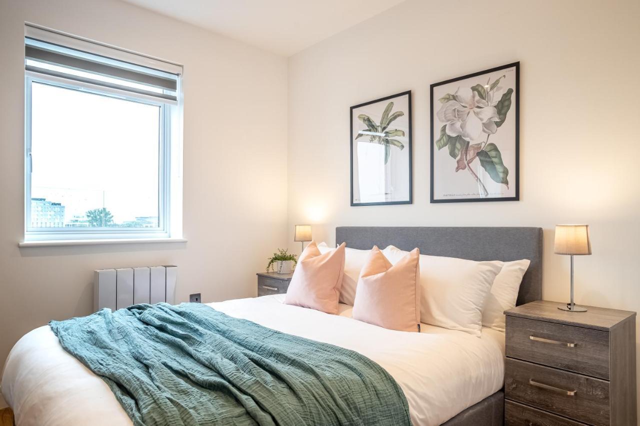Deluxe Chic 1 2 Bed Apts Near Heathrow Legoland Windsor Slough Villa Esterno foto