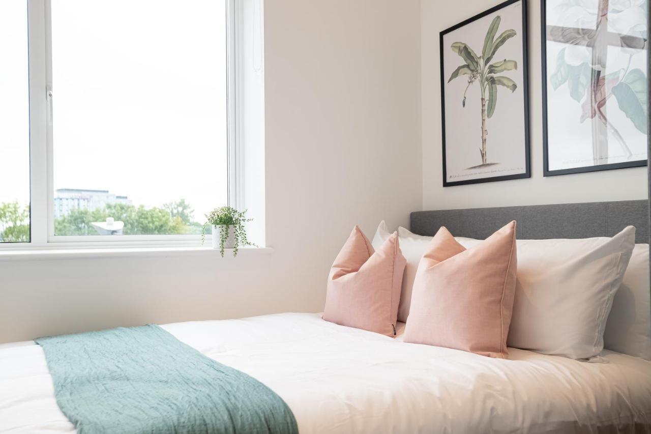 Deluxe Chic 1 2 Bed Apts Near Heathrow Legoland Windsor Slough Villa Esterno foto
