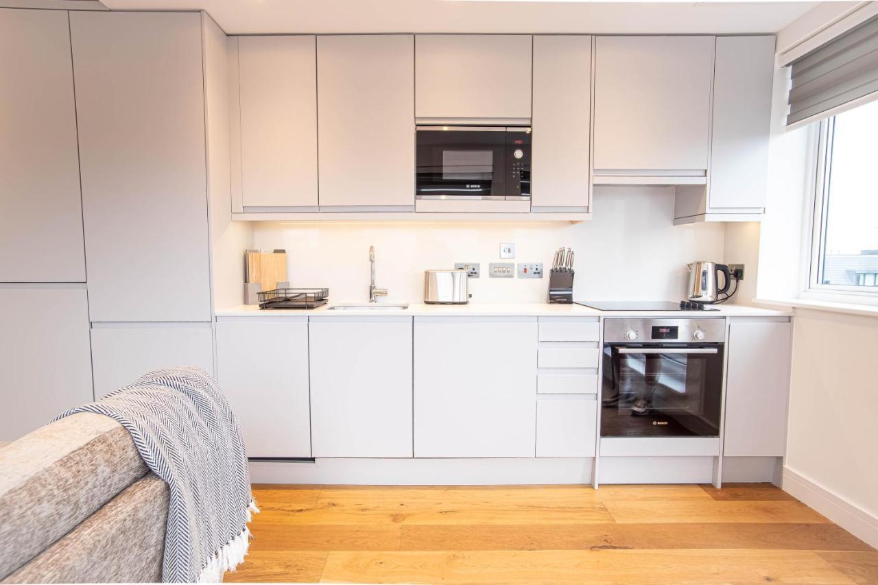 Deluxe Chic 1 2 Bed Apts Near Heathrow Legoland Windsor Slough Villa Esterno foto
