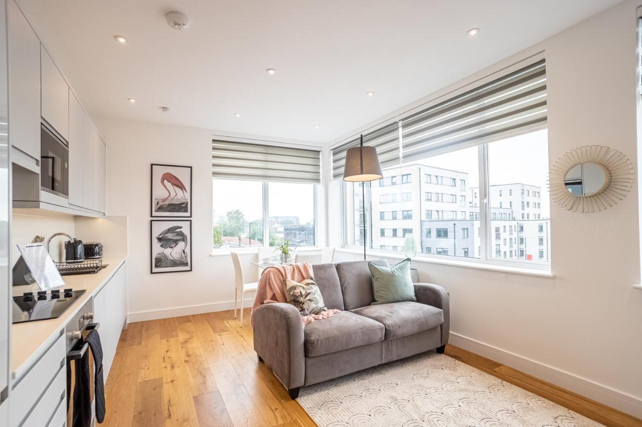Deluxe Chic 1 2 Bed Apts Near Heathrow Legoland Windsor Slough Villa Esterno foto