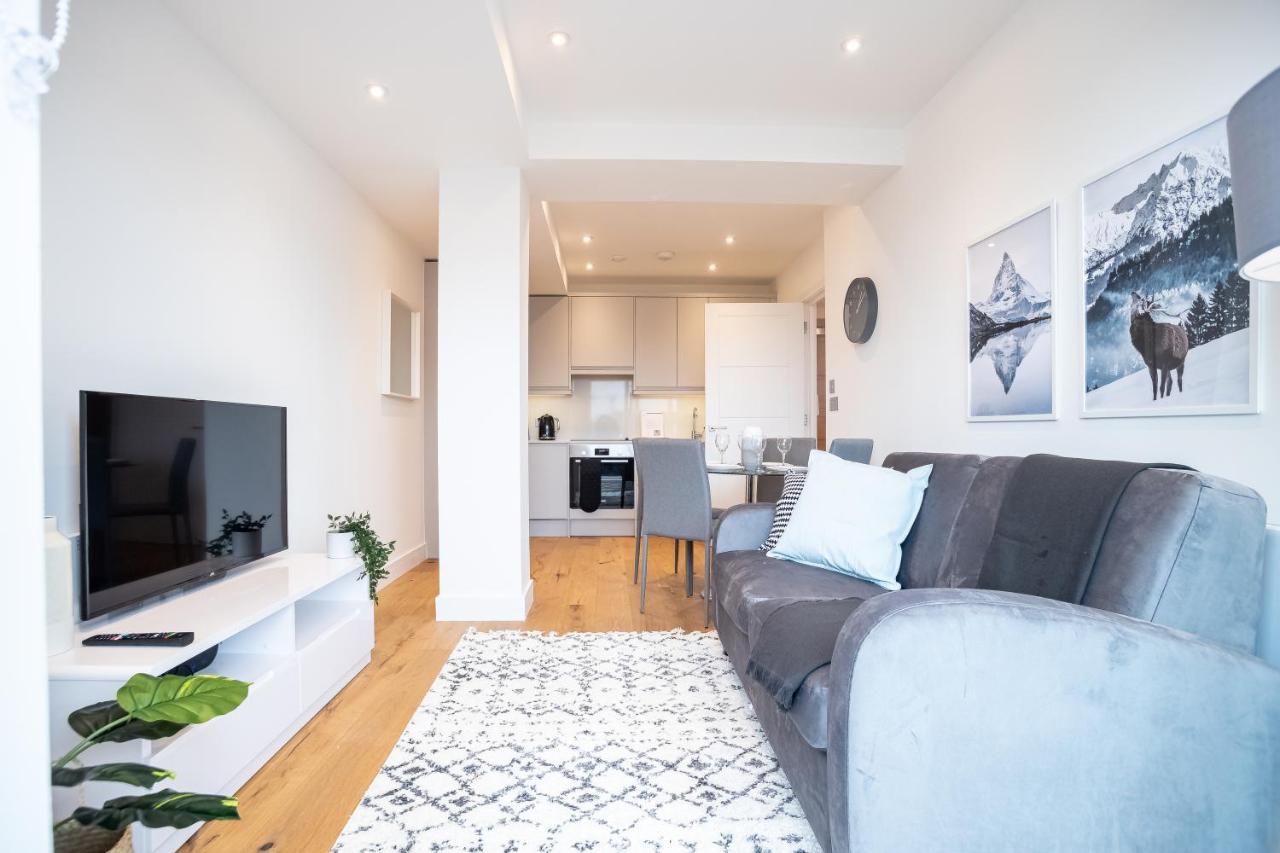Deluxe Chic 1 2 Bed Apts Near Heathrow Legoland Windsor Slough Villa Esterno foto
