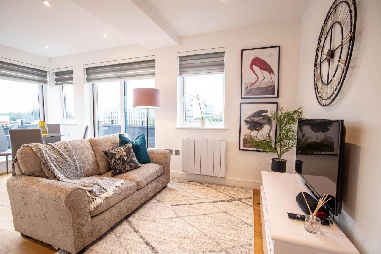 Deluxe Chic 1 2 Bed Apts Near Heathrow Legoland Windsor Slough Villa Esterno foto