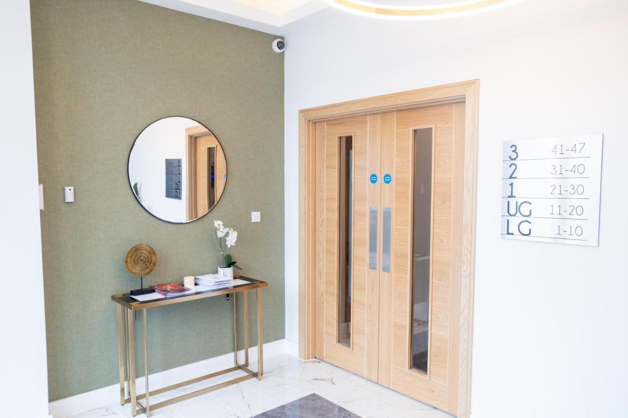 Deluxe Chic 1 2 Bed Apts Near Heathrow Legoland Windsor Slough Villa Esterno foto