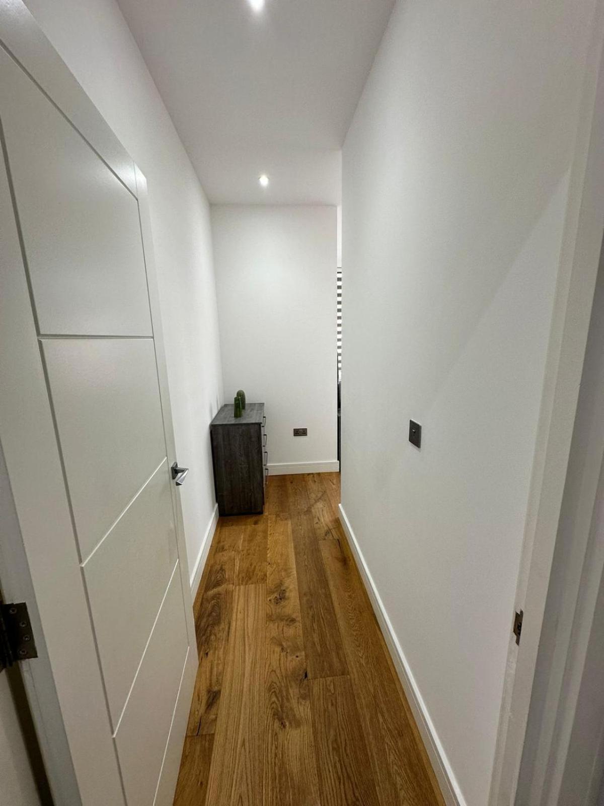 Deluxe Chic 1 2 Bed Apts Near Heathrow Legoland Windsor Slough Villa Esterno foto