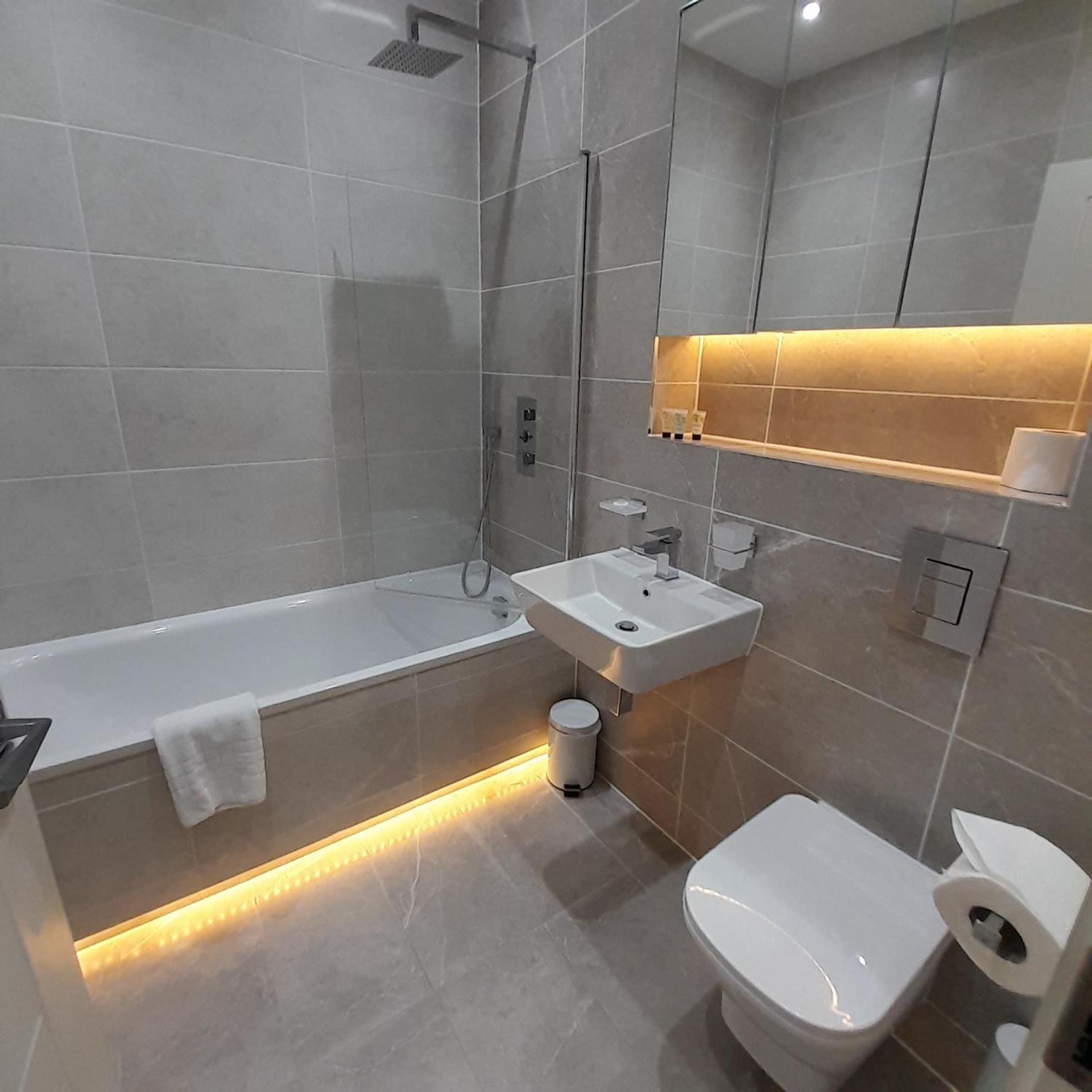 Deluxe Chic 1 2 Bed Apts Near Heathrow Legoland Windsor Slough Villa Esterno foto