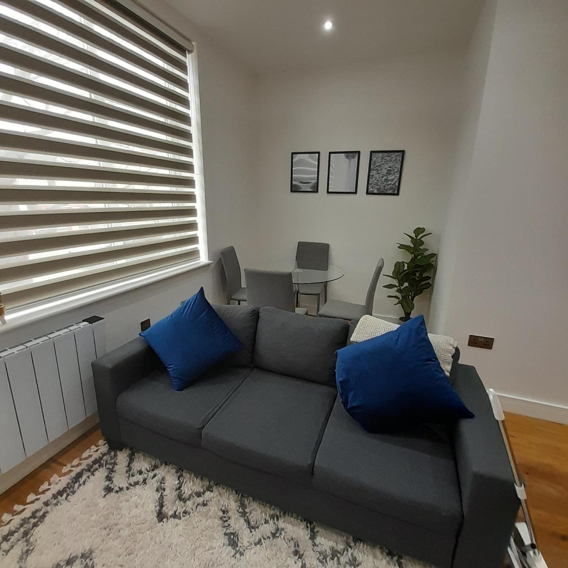 Deluxe Chic 1 2 Bed Apts Near Heathrow Legoland Windsor Slough Villa Esterno foto