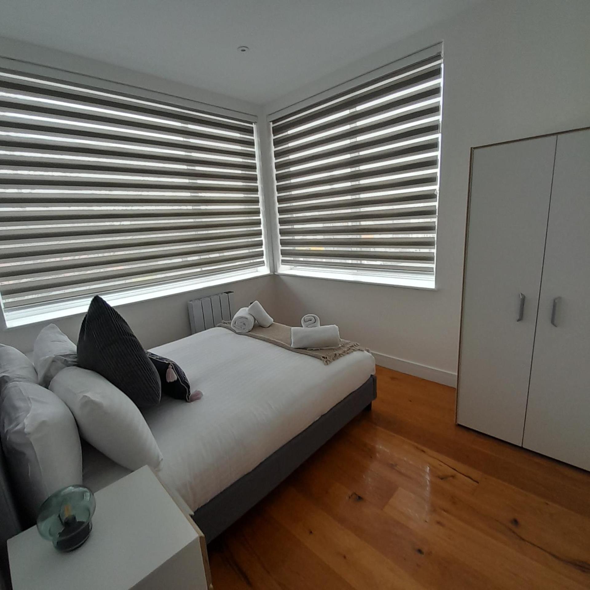 Deluxe Chic 1 2 Bed Apts Near Heathrow Legoland Windsor Slough Villa Esterno foto
