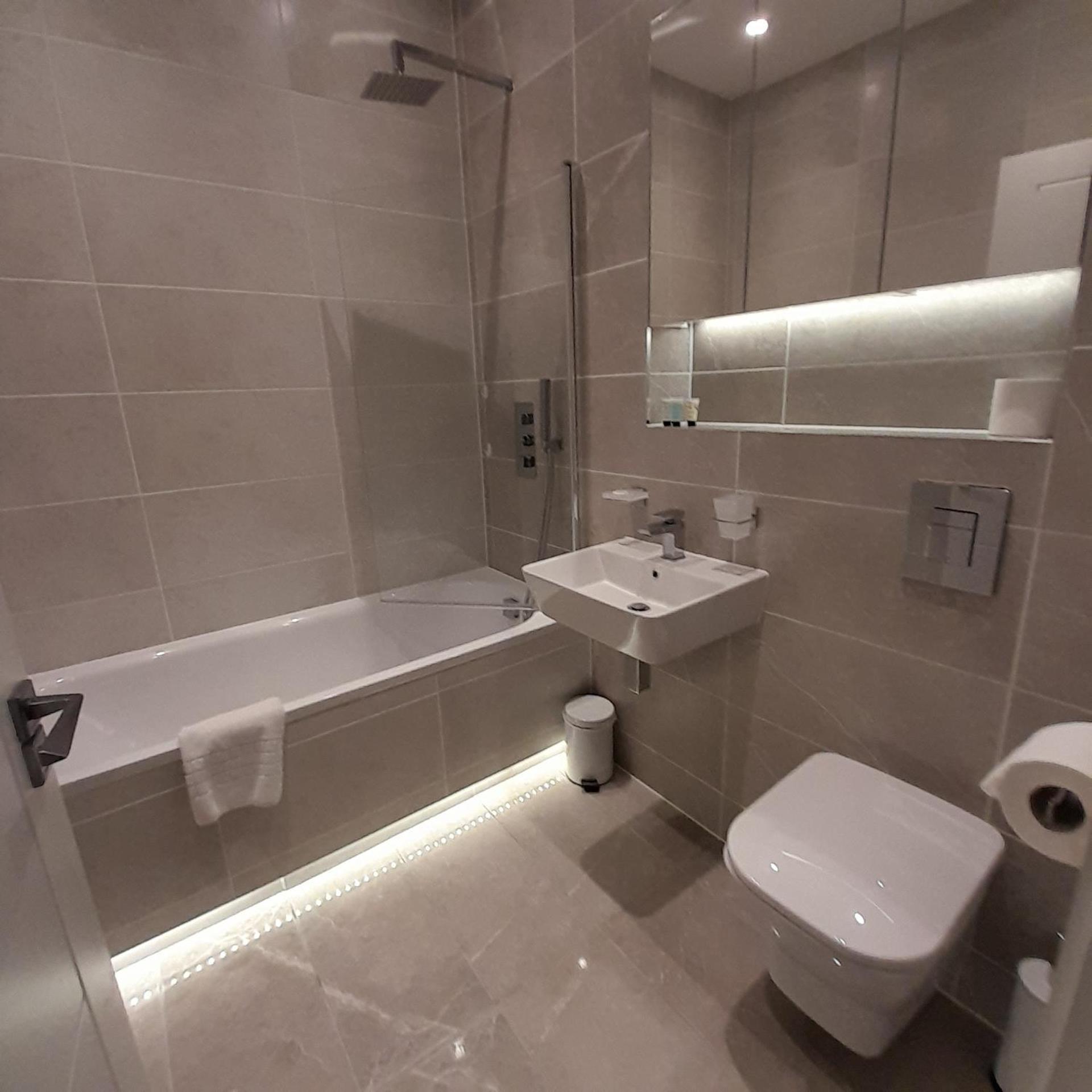Deluxe Chic 1 2 Bed Apts Near Heathrow Legoland Windsor Slough Villa Esterno foto